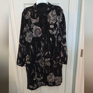 2 IN 1! Reversable Floral Black and Gray Long Coat, No Size Tag (1204)